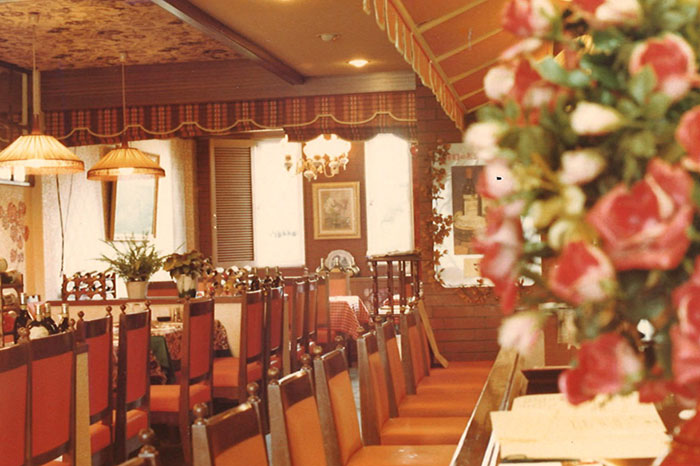 シャトー文雅店内